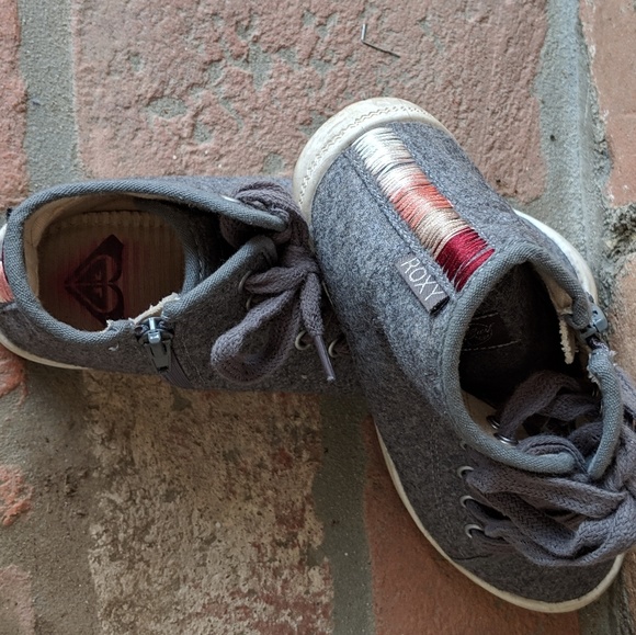 Roxy Shoes - Roxy Grey Flannel High Tops, Sz 6.5